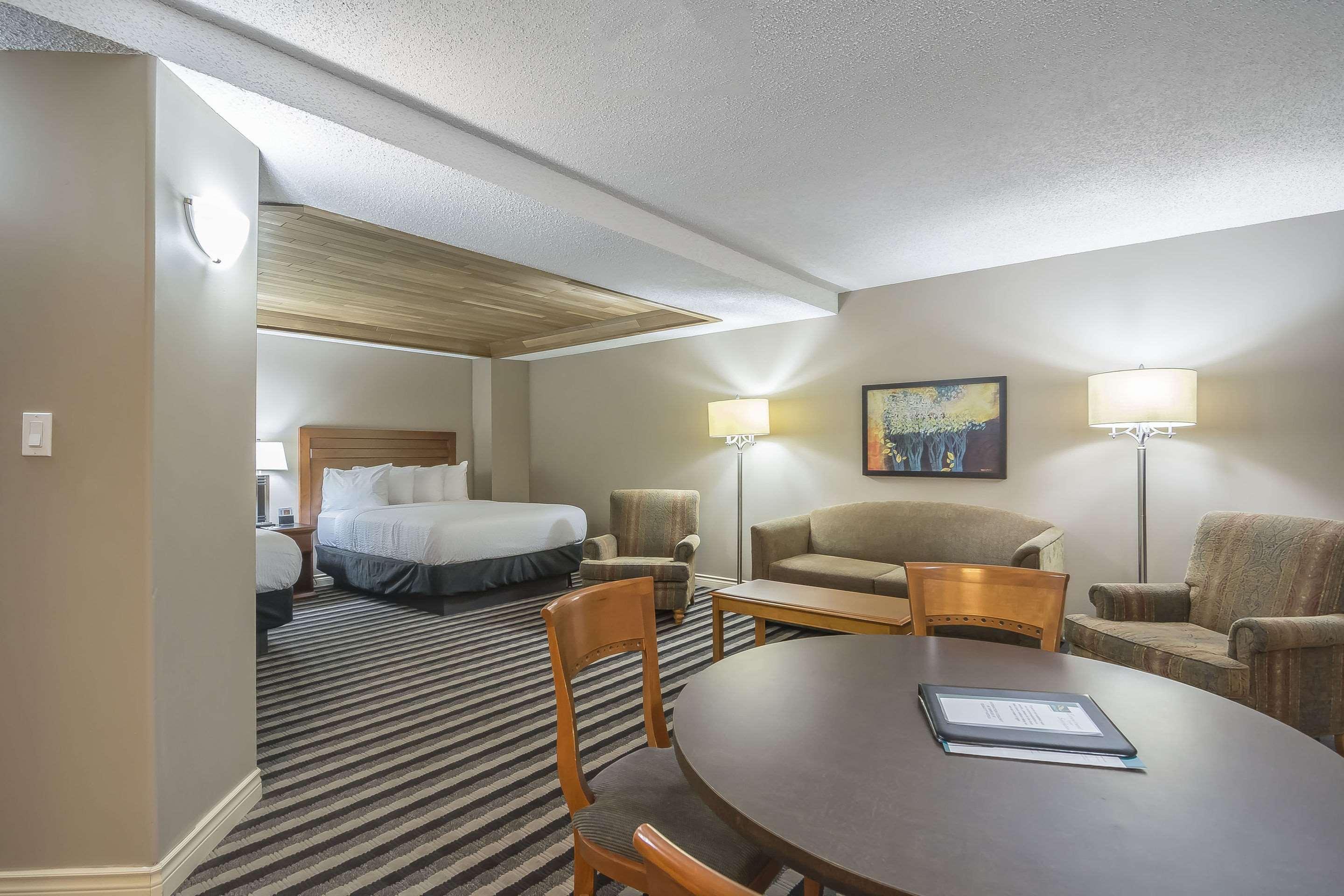 Quality West 3* Edmonton